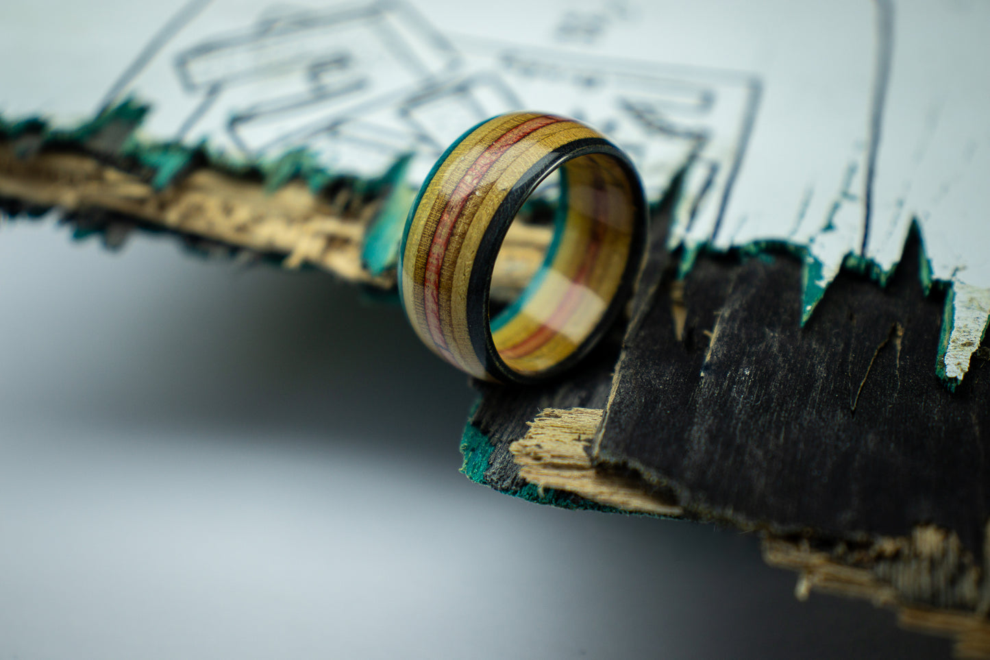 Skate Ring - Black / Red / Blue 8mm