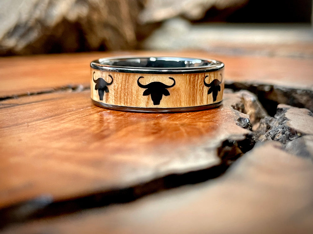 Ceramic Wild Olive and Buffalo Head Motif Inlay Ring 8mm