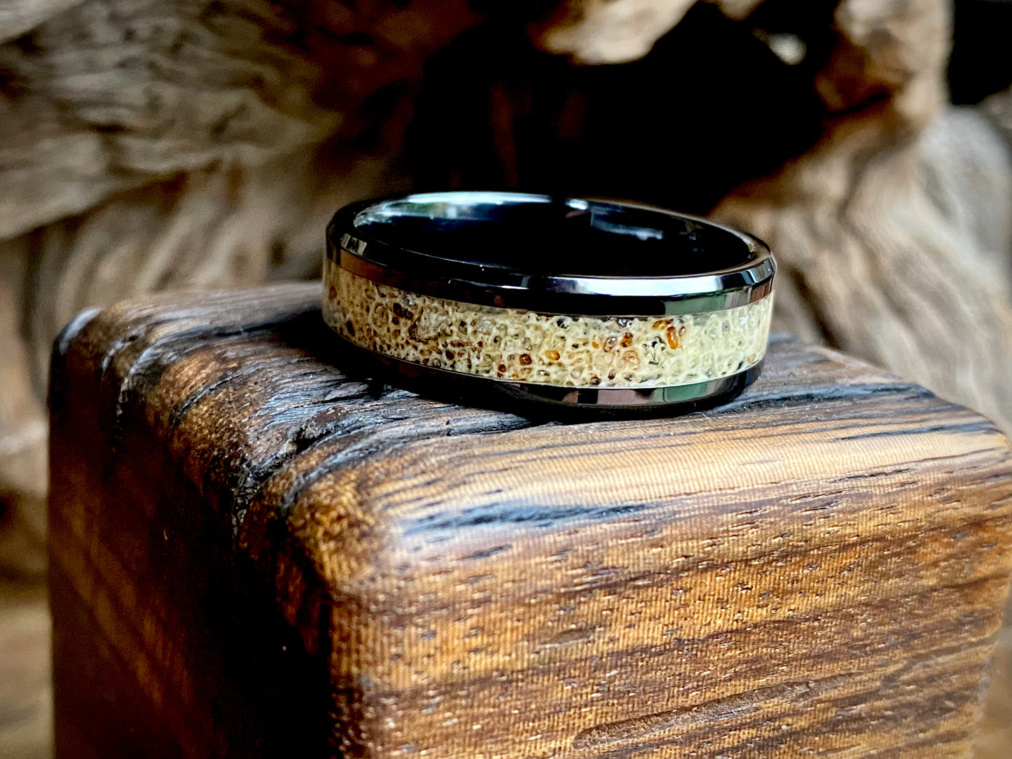 Ceramic Wildebeest Horn Inlay Ring 8mm