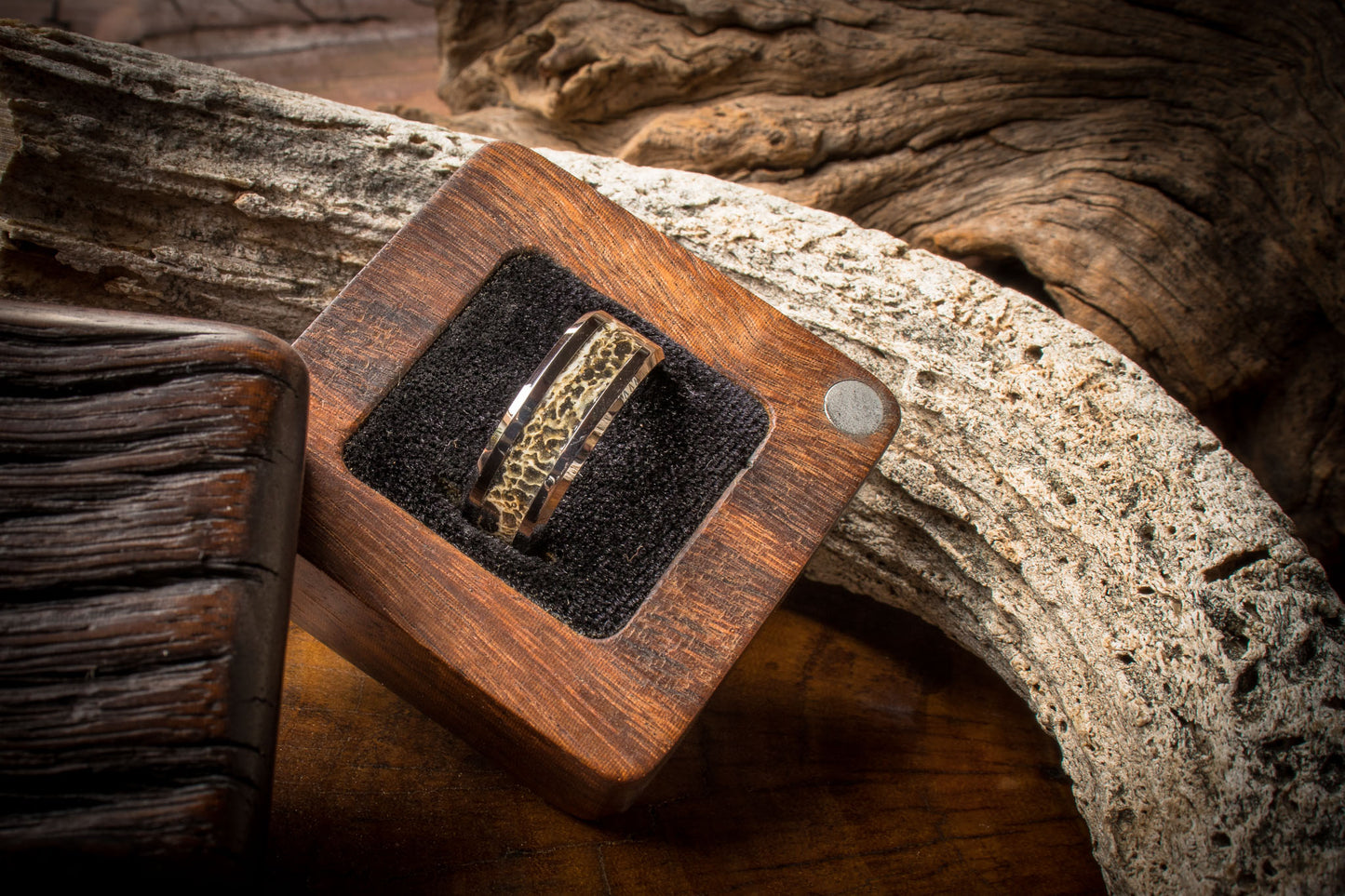 Ceramic Wildebeest Black Resin Infused Inlay Ring 8mm